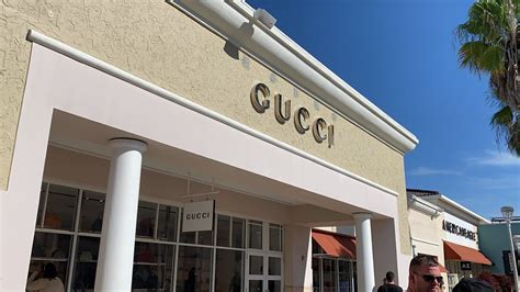 gucci store in orlando.